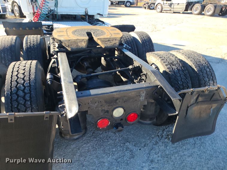 image for item DR7834 2012 Freightliner Cascadia  semi truck