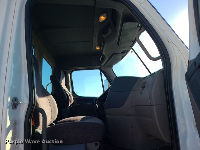 image for item DR7834 2012 Freightliner Cascadia  semi truck