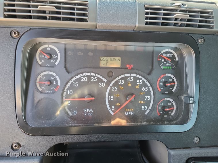 image for item DR7834 2012 Freightliner Cascadia  semi truck