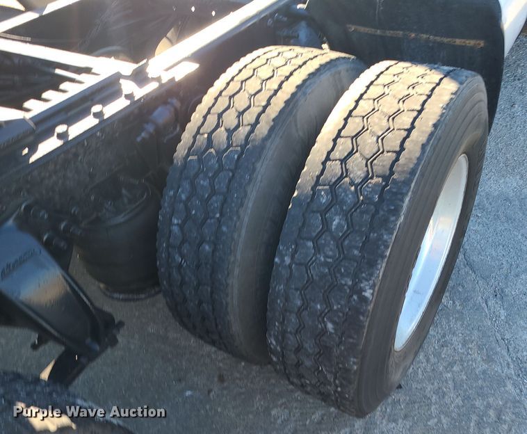 image for item DR7834 2012 Freightliner Cascadia  semi truck