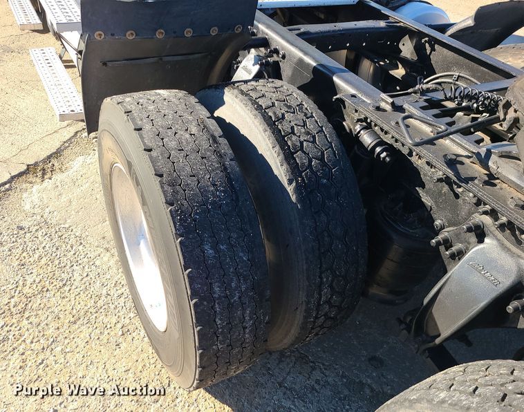 image for item DR7834 2012 Freightliner Cascadia  semi truck