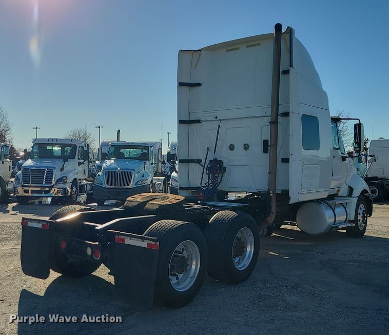 image for item DR7835 2011 International ProStar Premium  semi truck