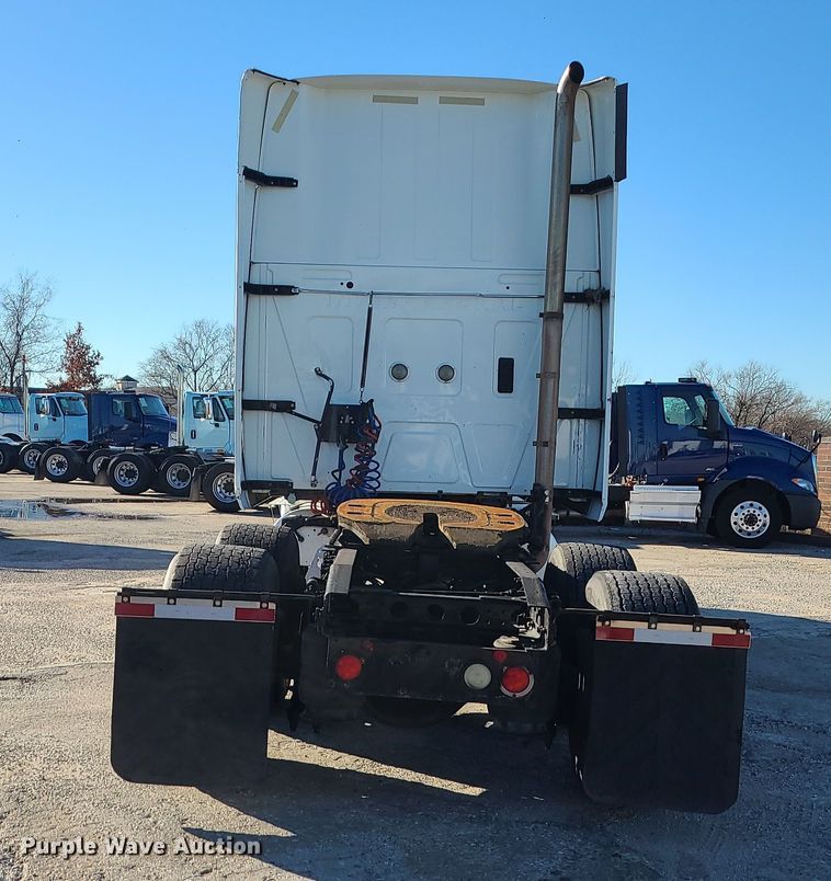 image for item DR7835 2011 International ProStar Premium  semi truck