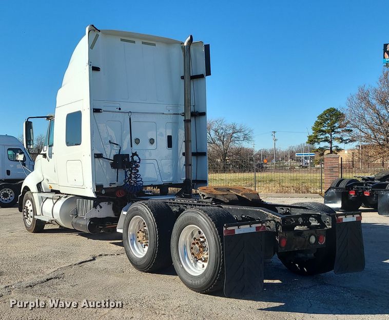 image for item DR7835 2011 International ProStar Premium  semi truck