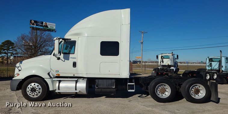 image for item DR7835 2011 International ProStar Premium  semi truck