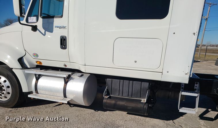 image for item DR7835 2011 International ProStar Premium  semi truck