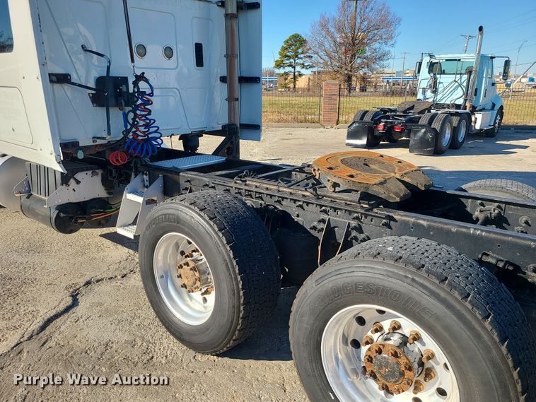 image for item DR7835 2011 International ProStar Premium  semi truck