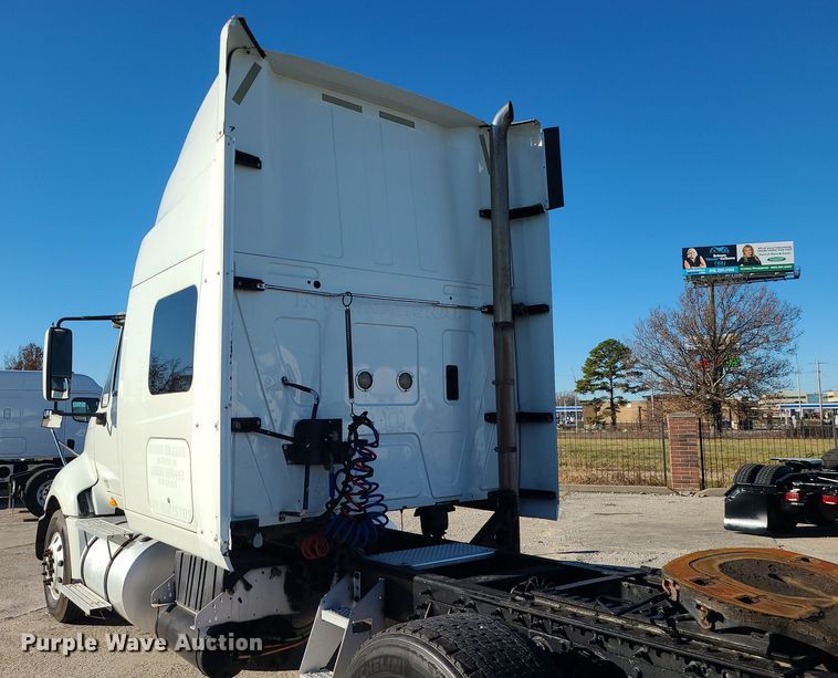 image for item DR7835 2011 International ProStar Premium  semi truck