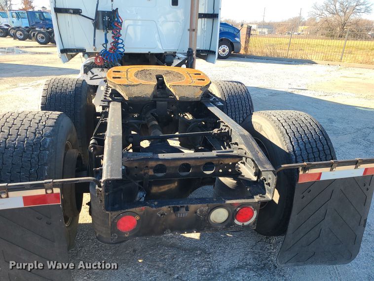 image for item DR7835 2011 International ProStar Premium  semi truck