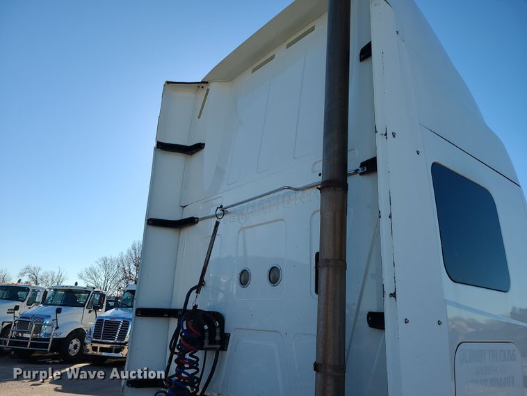 image for item DR7835 2011 International ProStar Premium  semi truck