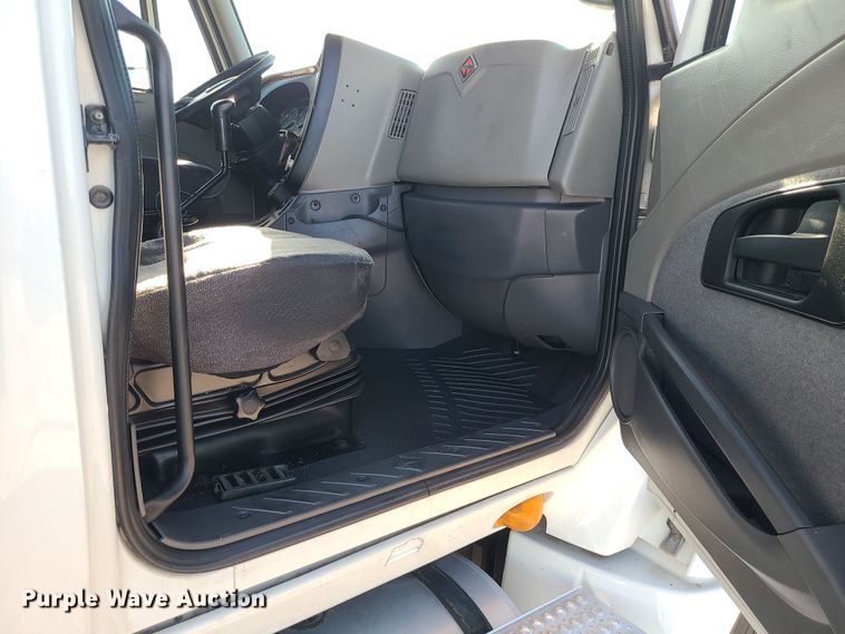 image for item DR7835 2011 International ProStar Premium  semi truck