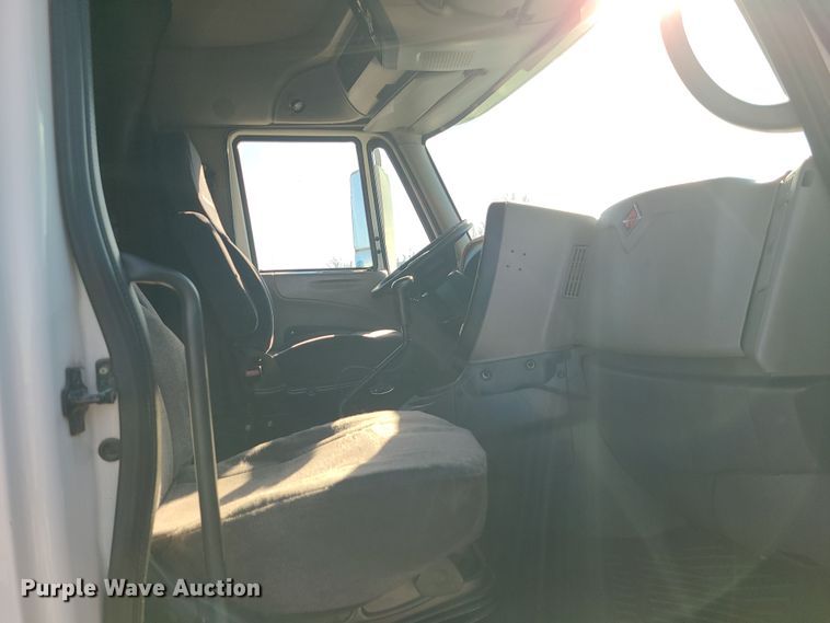 image for item DR7835 2011 International ProStar Premium  semi truck