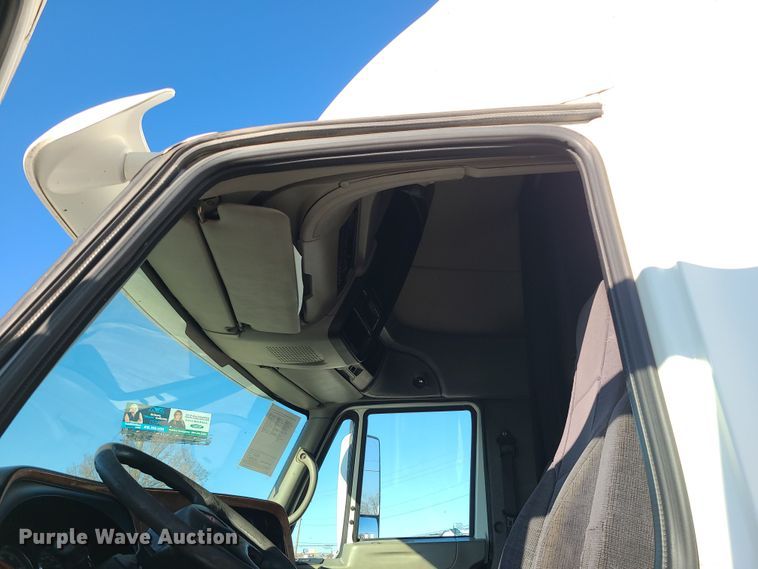 image for item DR7835 2011 International ProStar Premium  semi truck