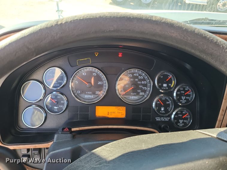 image for item DR7835 2011 International ProStar Premium  semi truck