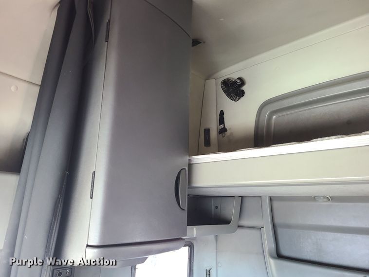 image for item DR7835 2011 International ProStar Premium  semi truck