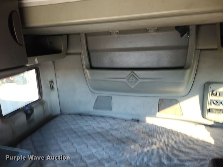 image for item DR7835 2011 International ProStar Premium  semi truck