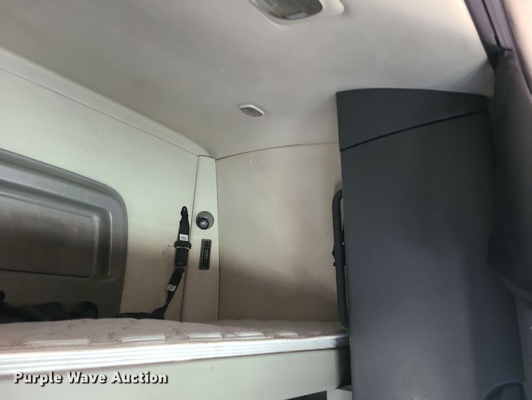 image for item DR7835 2011 International ProStar Premium  semi truck