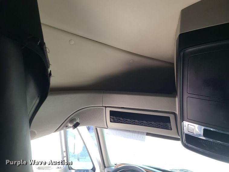 image for item DR7835 2011 International ProStar Premium  semi truck