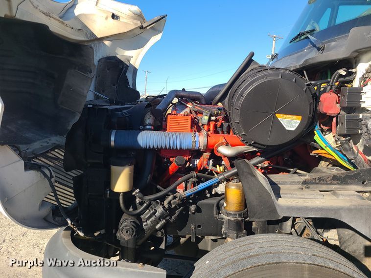 image for item DR7835 2011 International ProStar Premium  semi truck