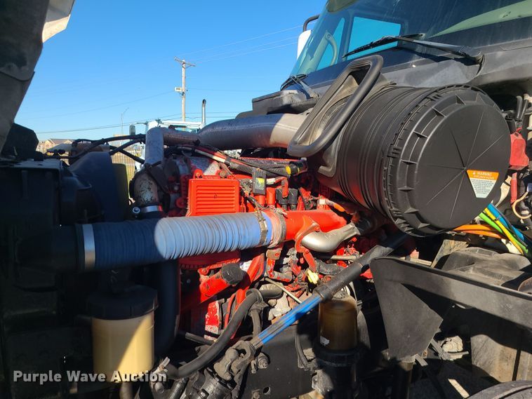 image for item DR7835 2011 International ProStar Premium  semi truck