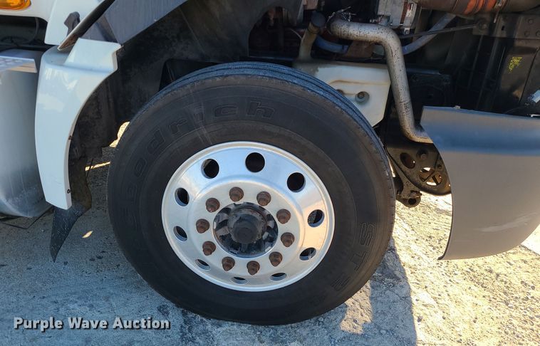 image for item DR7835 2011 International ProStar Premium  semi truck