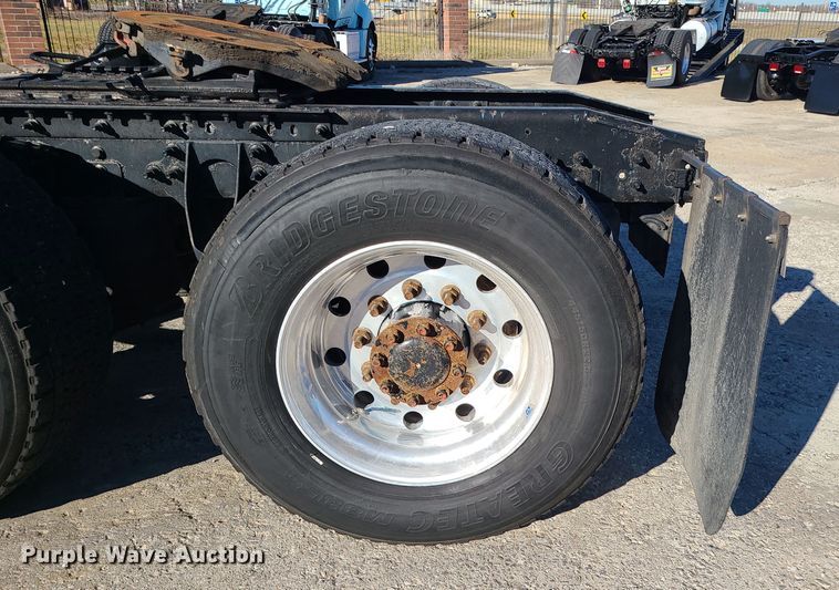 image for item DR7835 2011 International ProStar Premium  semi truck