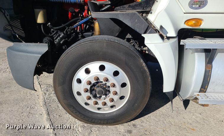 image for item DR7835 2011 International ProStar Premium  semi truck