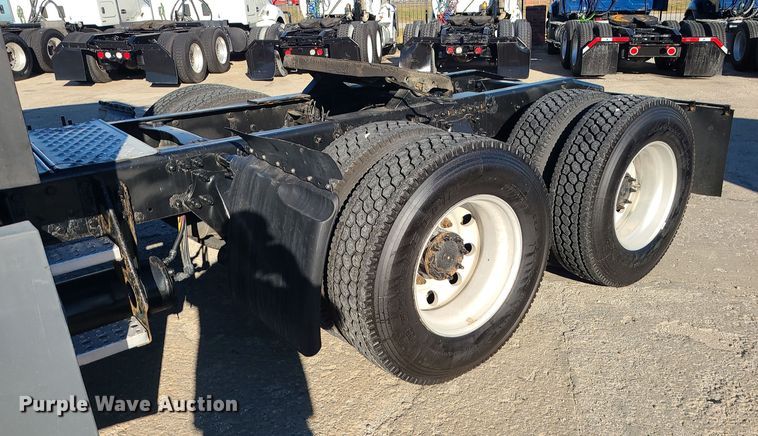 image for item DR7836 2014 Freightliner Cascadia  semi truck