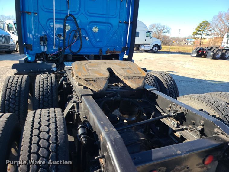 image for item DR7836 2014 Freightliner Cascadia  semi truck