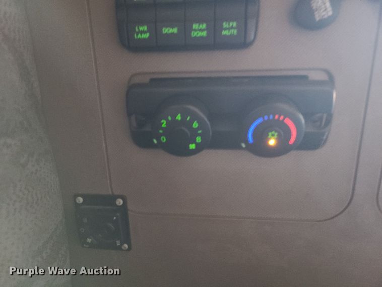 image for item DR7836 2014 Freightliner Cascadia  semi truck