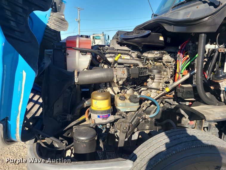 image for item DR7836 2014 Freightliner Cascadia  semi truck