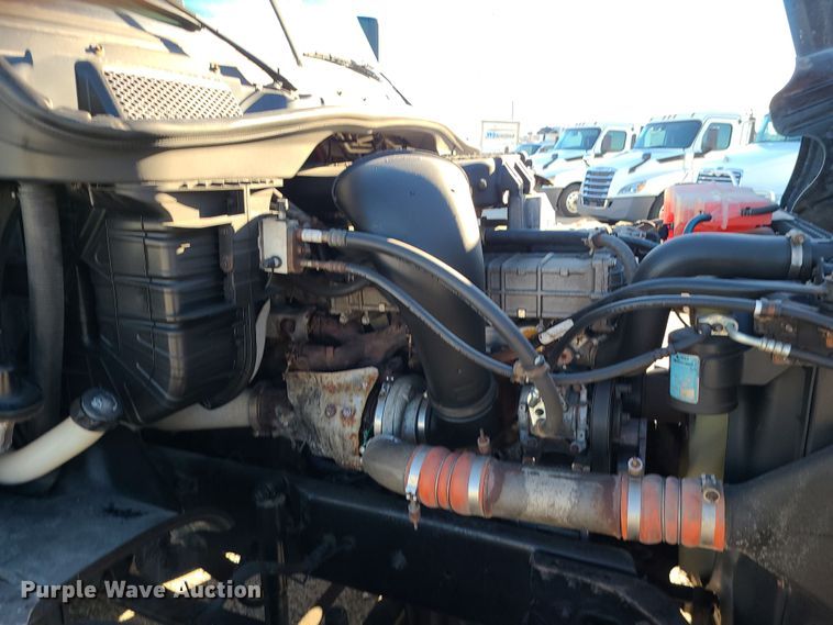 image for item DR7836 2014 Freightliner Cascadia  semi truck