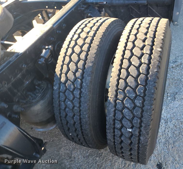 image for item DR7836 2014 Freightliner Cascadia  semi truck