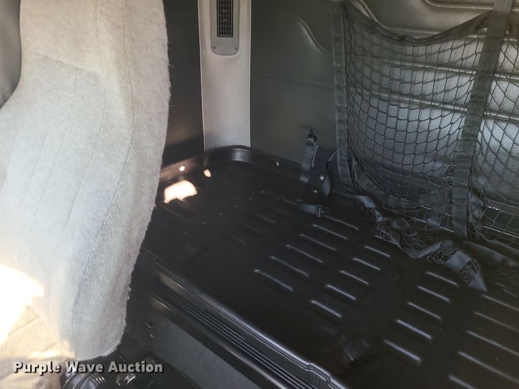 image for item DR7837 2010 Freightliner Columbia  semi truck