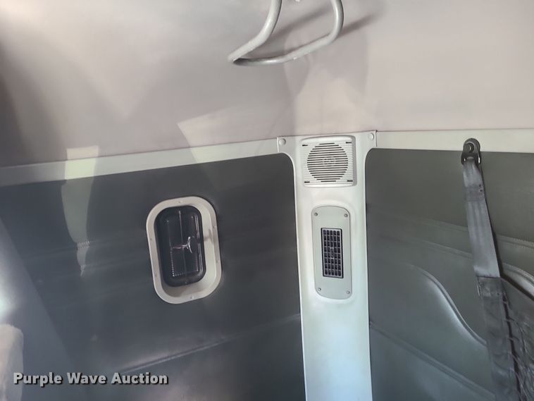 image for item DR7837 2010 Freightliner Columbia  semi truck