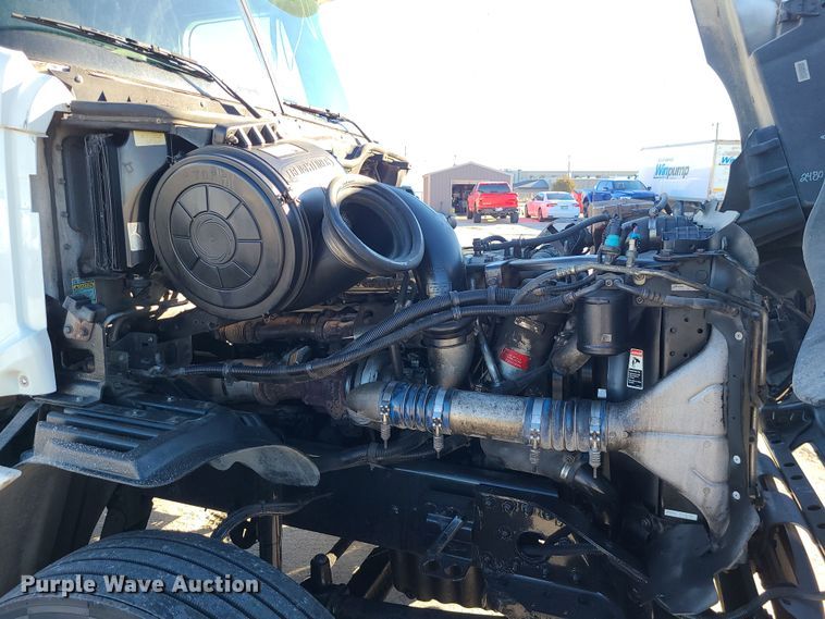 image for item DR7837 2010 Freightliner Columbia  semi truck