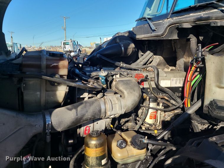 image for item DR7837 2010 Freightliner Columbia  semi truck