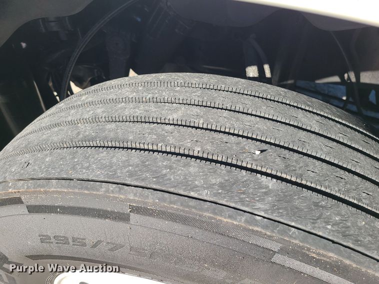 image for item DR7837 2010 Freightliner Columbia  semi truck