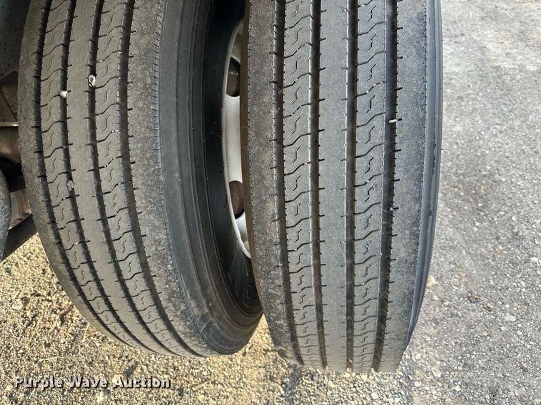 image for item DS1498 1997 Great Dane 7411TJWA  dry van trailer