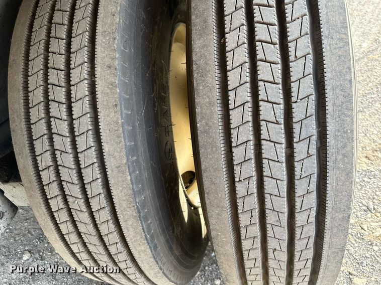 image for item DS1498 1997 Great Dane 7411TJWA  dry van trailer