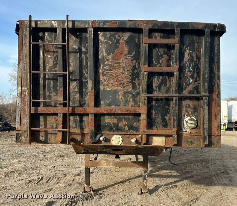 image for item DW2933 1980 Transcraft TL-42  scrap trailer