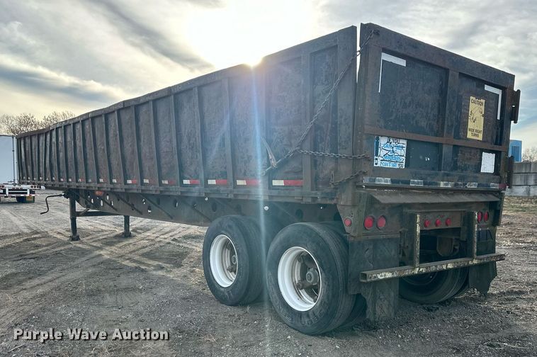 image for item DW2933 1980 Transcraft TL-42  scrap trailer