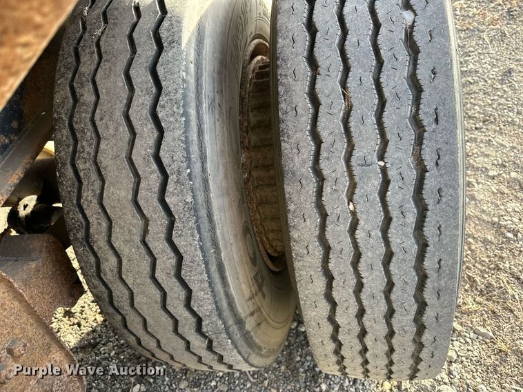 image for item DW2933 1980 Transcraft TL-42  scrap trailer