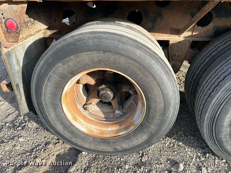 image for item DW2933 1980 Transcraft TL-42  scrap trailer