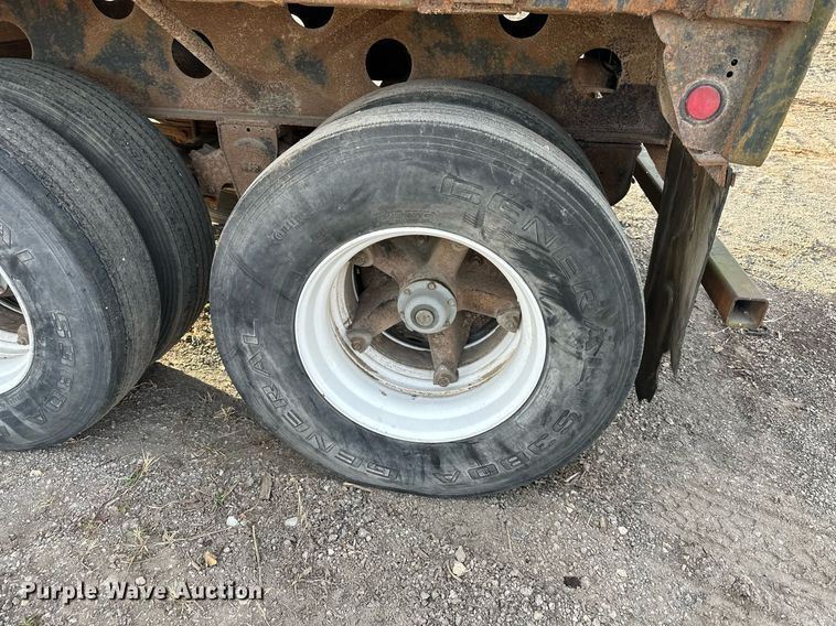 image for item DW2933 1980 Transcraft TL-42  scrap trailer