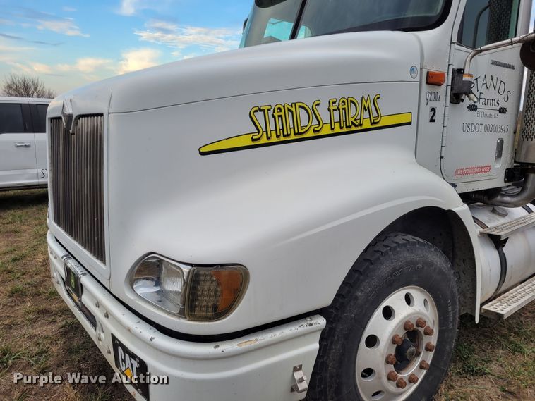 image for item EB9804 2005 International 9200i  semi truck