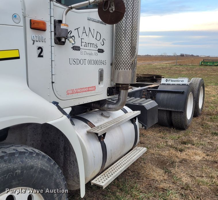 image for item EB9804 2005 International 9200i  semi truck