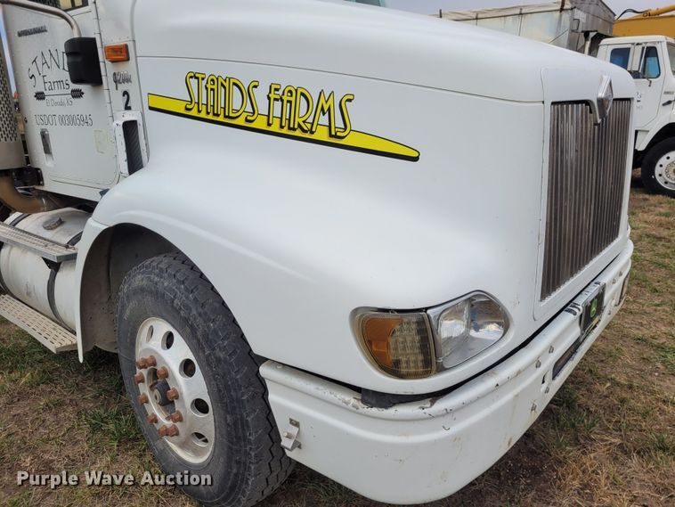 image for item EB9804 2005 International 9200i  semi truck