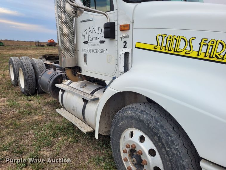 image for item EB9804 2005 International 9200i  semi truck