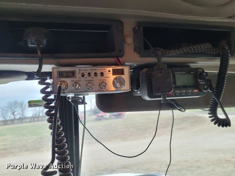 image for item EB9804 2005 International 9200i  semi truck